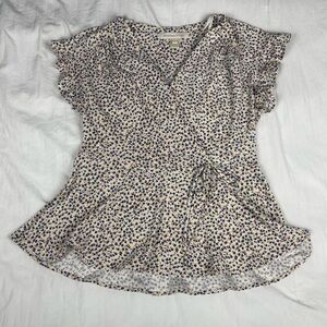Monteau Los Angeles Size Small Floral Short Flutter Sleeve Faux Criss Cross Top